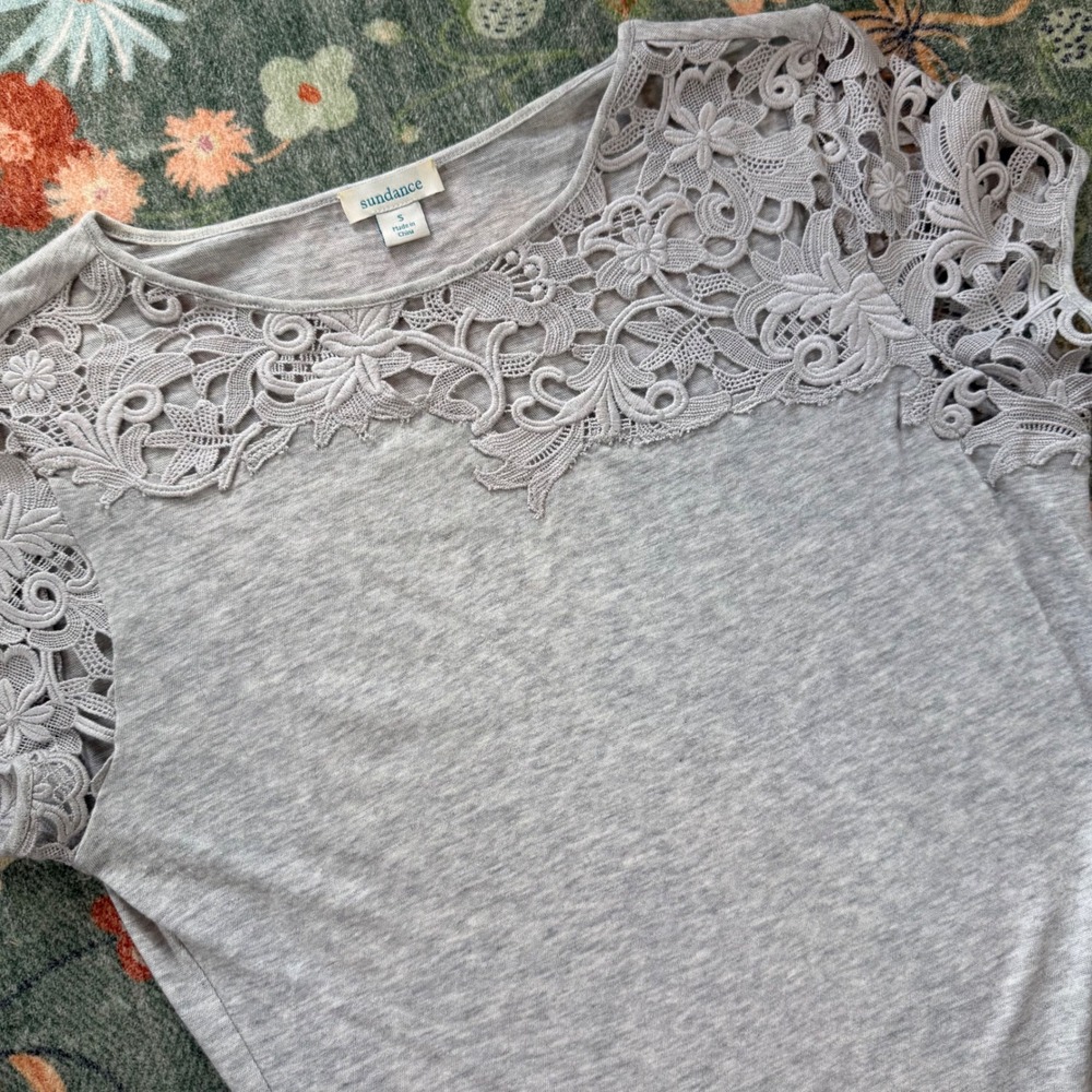 Sundance Womens Gray Heather Short Sleeve Lace Trim Floral Knit Top Small